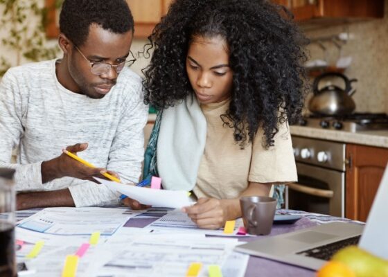 C’est l’histoire d’un couple qui rappelle à l’administration qu’un couple, c’est deux personnes…